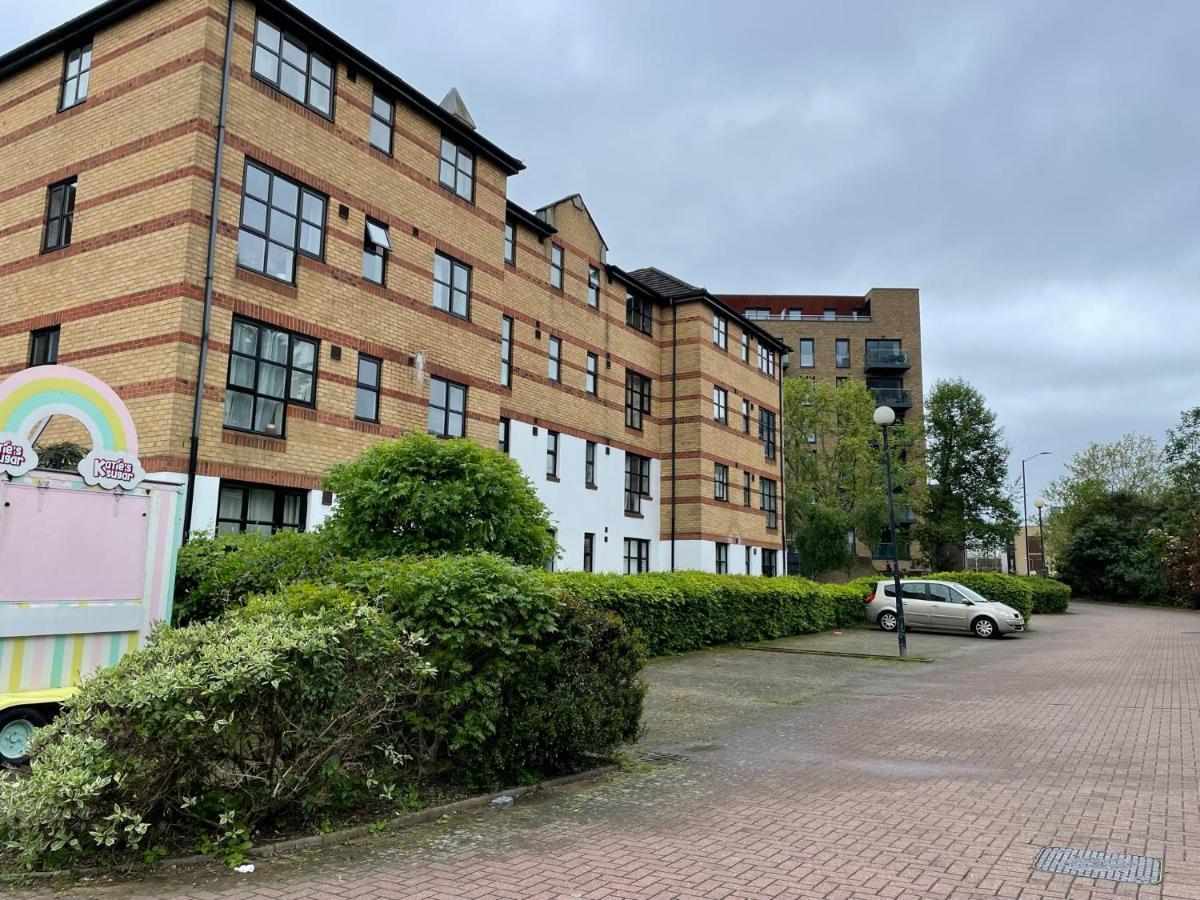 Surrey Docks Se16 Near Canada Water N Easy Access Canary Wharf London Exteriör bild
