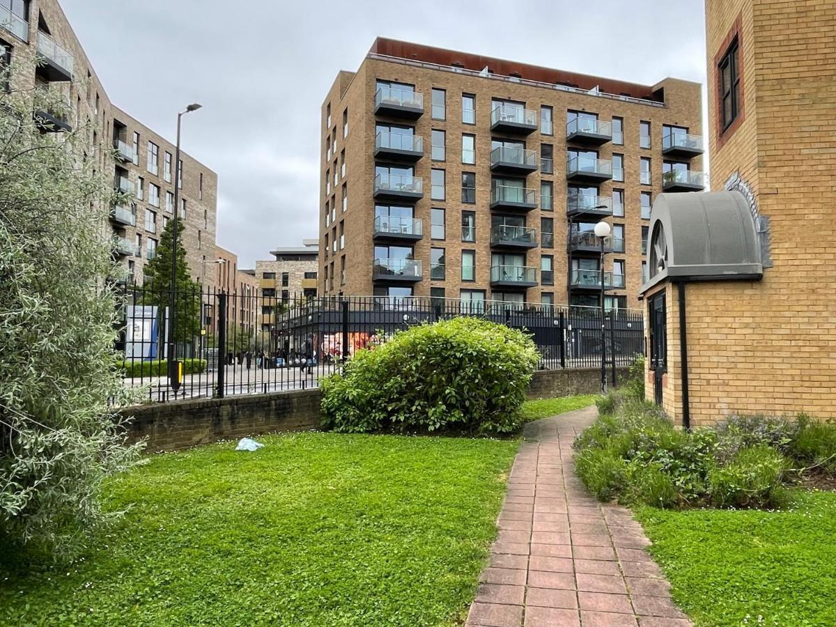 Surrey Docks Se16 Near Canada Water N Easy Access Canary Wharf London Exteriör bild